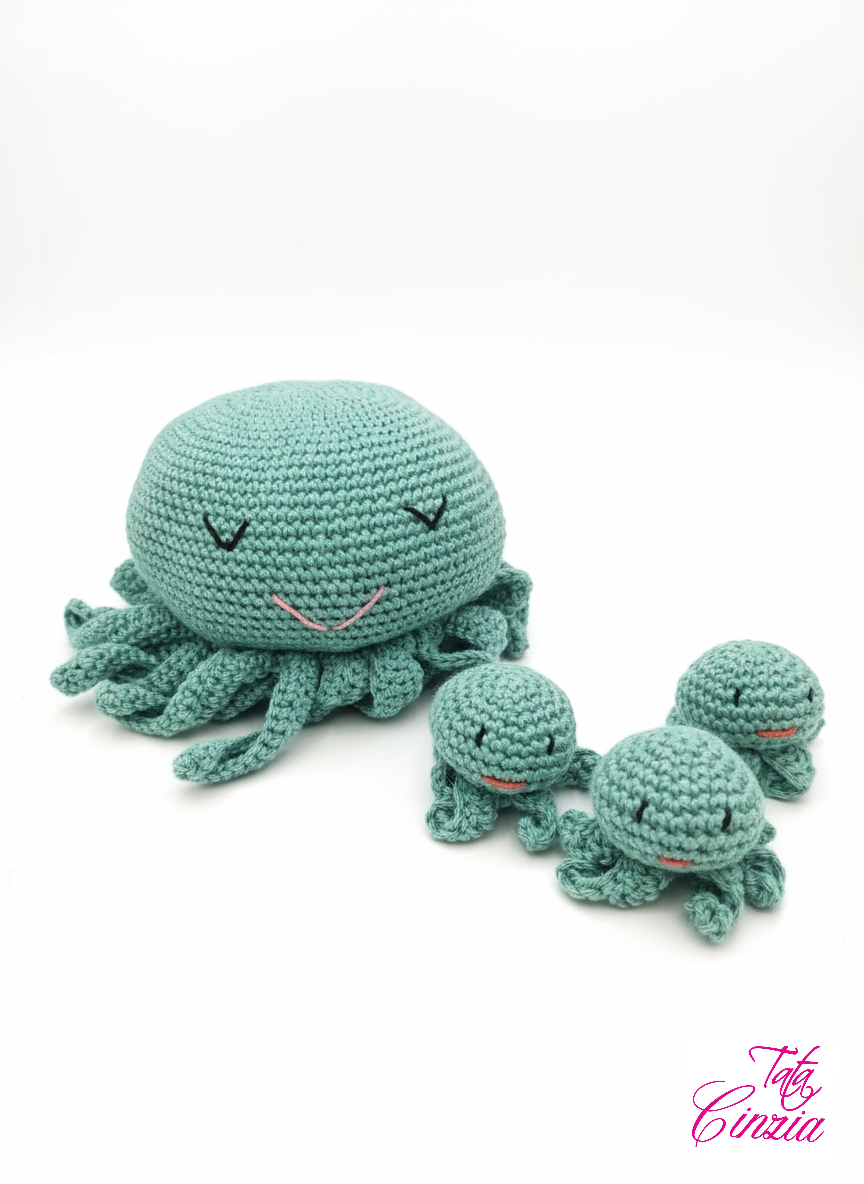 Famiglia di polipetti all'uncinetto